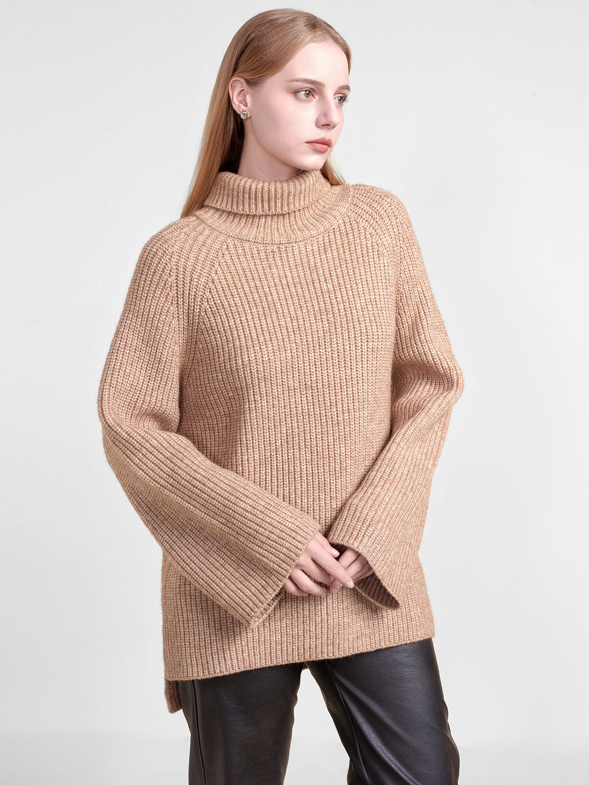 Hochgeschlossener, gerippter Pullover mit lockerer Passform